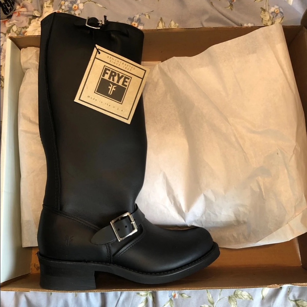 Frye Engineer 15”R Black NWT Size 8.5